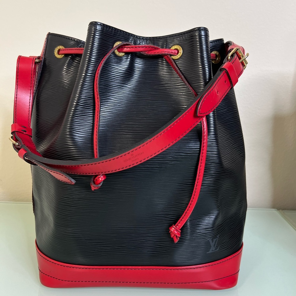 Louis Vuitton Epi Bucket Bag